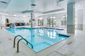 Embassy Suites Louisville East - Piscine
