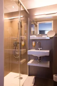 Best Western Plus Hotel Zürcherhof - Bathroom