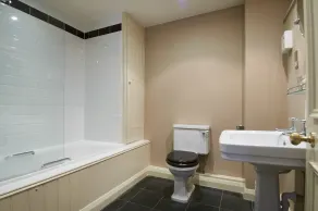 The Museum Inn - Bathroom