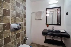 THE PEBBLE Boutique Hotel - Baño