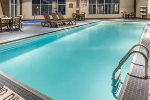 Microtel Inn & Suites by Wyndham - Timmins - Piscine