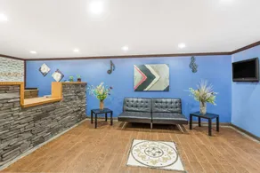 Days Inn by Wyndham Lavonia - Lobby