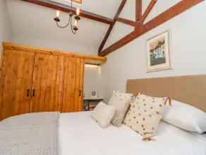 1 Walkers Barn - Camera