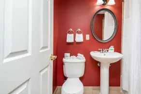 Clarion Collection Hotel Arlington Court Suites - Bathroom