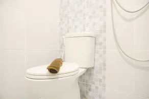 Well Furnished And Homey 2Br Tokyo Riverside Pik 2 Apartment - Baño