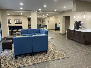 Comfort Inn & Suites Spring Lake - Fayetteville near Fort Bragg - Réception