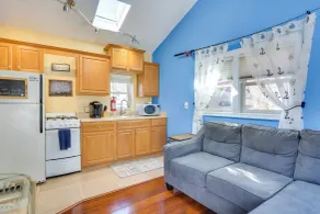 Greenwood Lake Cottage w/ Shared Dock & Hot Tub! - Innvendig