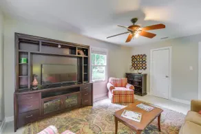 Cozy Fairhope Retreat w/ Patio & Grill! - Interiör