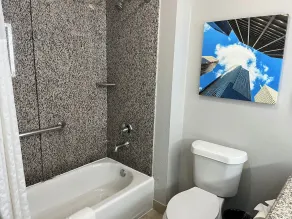 La Quinta by Wyndham Houston Energy Corridor - Salle de bain
