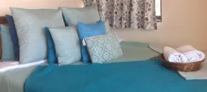 Strawberry County - Room