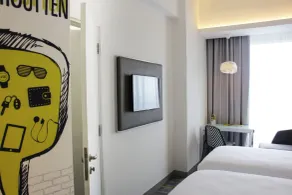 YELLO Hotel Harmoni - Room