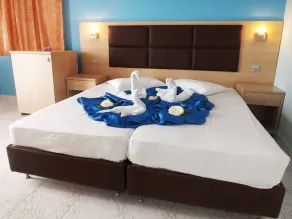 Leonidas Hotel & Studios - Chambre