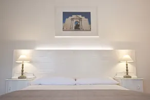 And So - Chambre