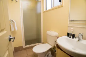 Tasman Holiday Parks - Torquay Palms - Bathroom