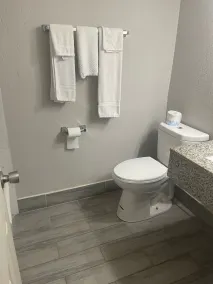 Days Inn by Wyndham Salisbury, NC - Salle de bain