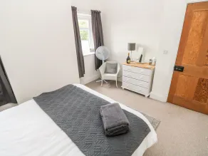 Pondfield Gate - Interior