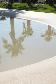Kora Olea - Pool