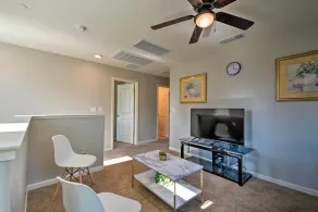 4 Mi to City Center: Family-Friendly Retreat! - Interiör