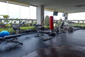Comfort Stay 2BR at L'Avenue Pancoran Apartment By Travelio - Fitnesscenter