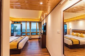 The Golden Retreat Hotel in Pelling - Room