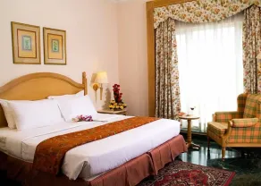 Savoy Suites Noida - Room