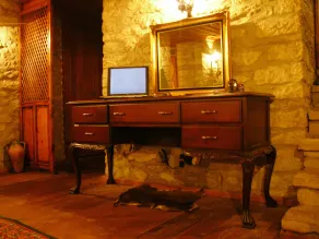 Mehves Hanim Konagi - Check-in/check-out kiosk