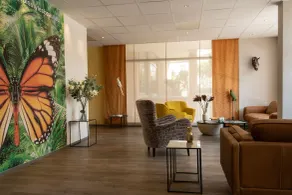 ibis Styles Beaulieu Sur Mer - Coin salon dans le hall