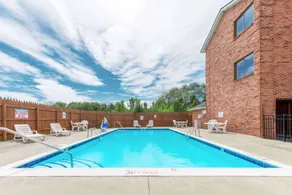 Super 8 by Wyndham Georgetown - Piscine