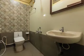 Coramandal Heritage - Bathroom
