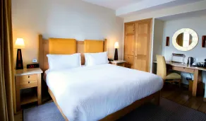 The Clarence - Room