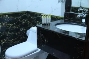 Golden Rest Serviced Apartments - Bathroom