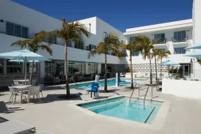 Courtyard by Marriott Santa Barbara Downtown - Basseng