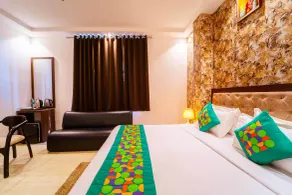 Treebo Luxury Stay Premium Inn - Camera