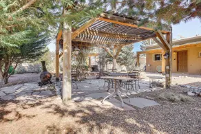 Artsy Studio w/ Patio: 25 Mi to Santa Fe - Intérieur