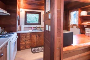 Redwood Cottage-Pet Friendly - Private kitchen