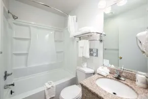 Baymont INN & Suites by Wyndham - Salle de bain