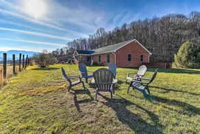 Home w/ Hot Tub Near Shenandoah Nat'l Park! - Innvendig