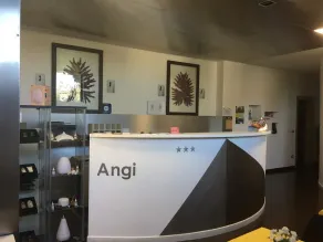 Hotel Angi - Conciergeskranke