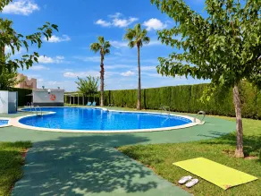 Upper-floor bungalow with private solarium and community pool in San Luis - Pool