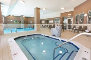 Drury Inn & Suites Burlington - Piscine