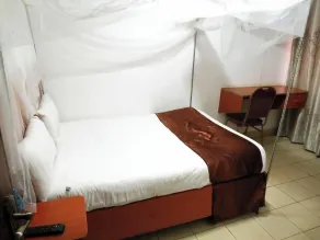 Kim's Breeze Hotel Ltd and Choma Zone - Rom