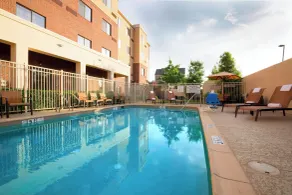 Courtyard by Marriott Dallas Arlington South - Piscine