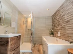 Rosedale Cottage - Bathroom