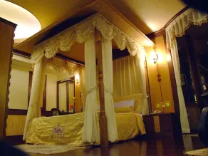 Swan Lake Motel - Room