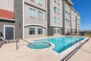 La Quinta Inn & Suites by Wyndham Fort Worth - Lake Worth - Pool