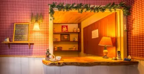 ADK Trail Inn - Indtjeknings-/udtjekningsautomat
