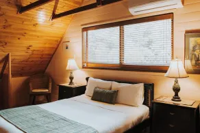 Glasshouse Mountains Ecolodge - Room