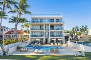 Watermark Luxury Oceanfront Residences - Pool