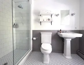 Salt House Inn - Bathroom