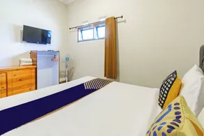 Hotel O Triple N Homestay - Room